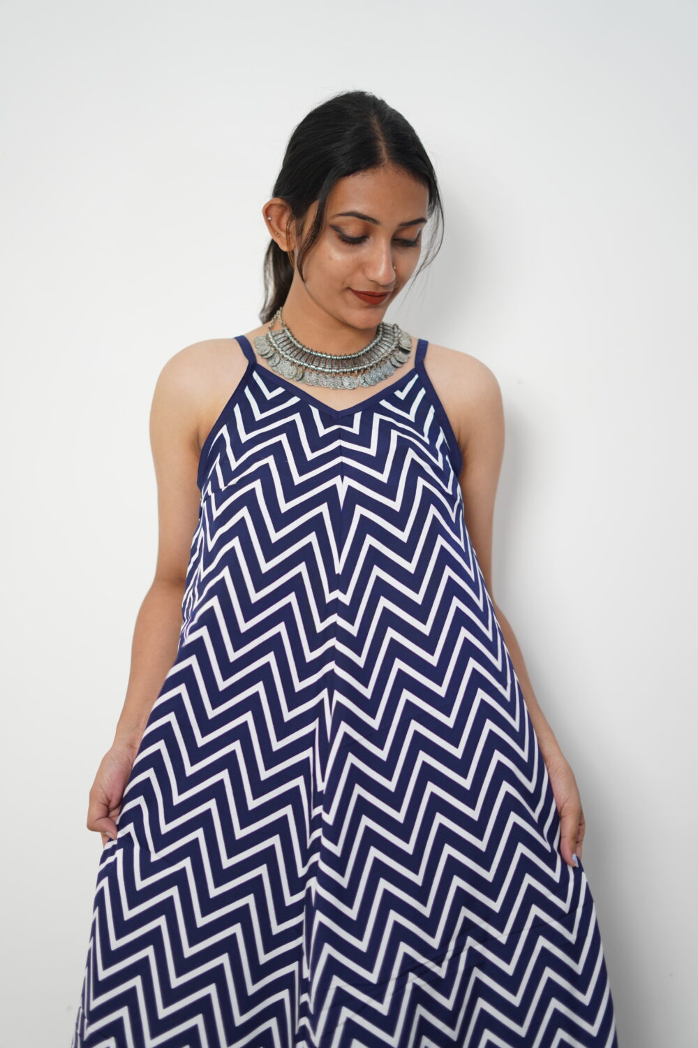Zigzag flow – Blue & White Zigzag pattern on a Maxi Dress