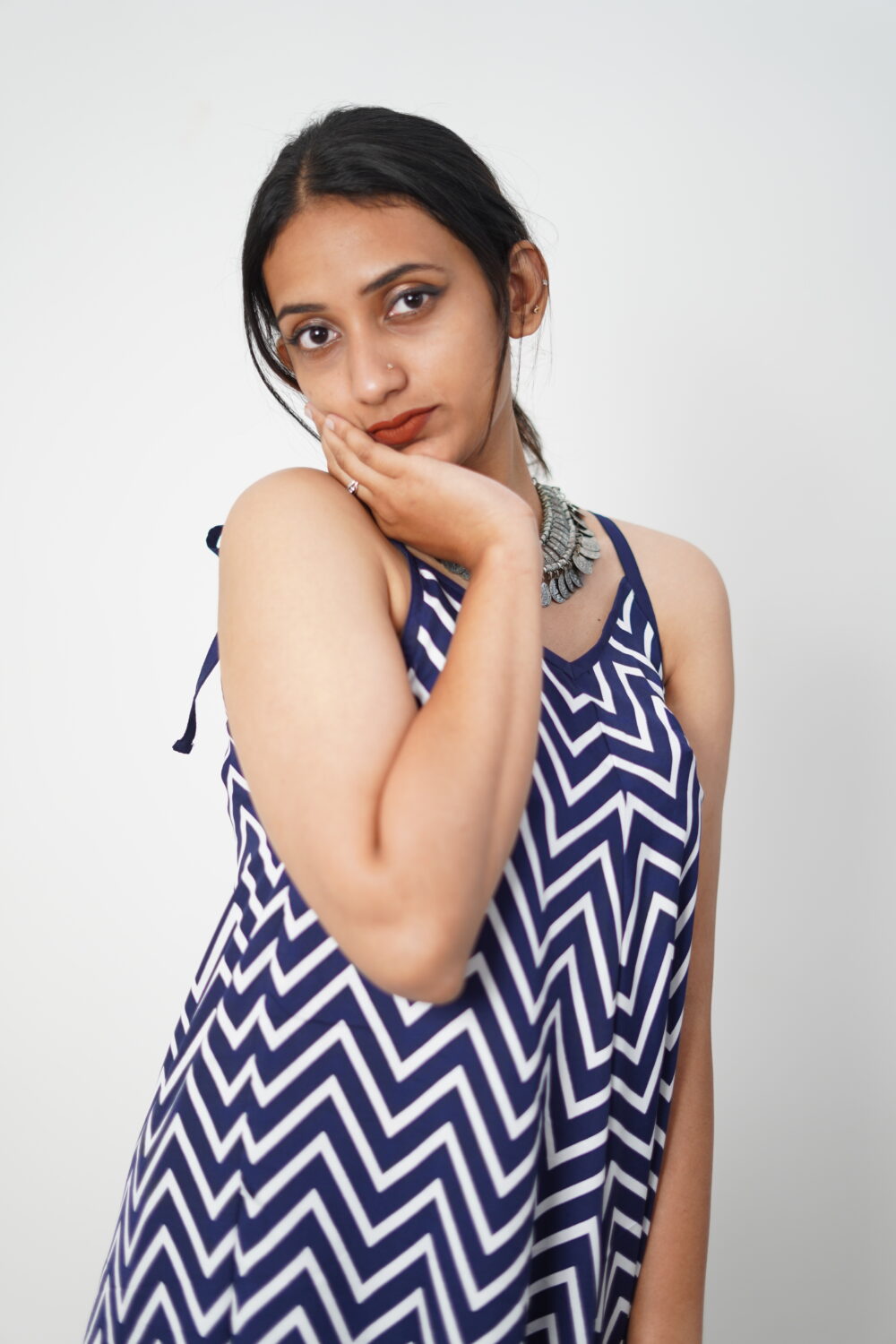 Zigzag flow – Blue & White Zigzag pattern on a Maxi Dress